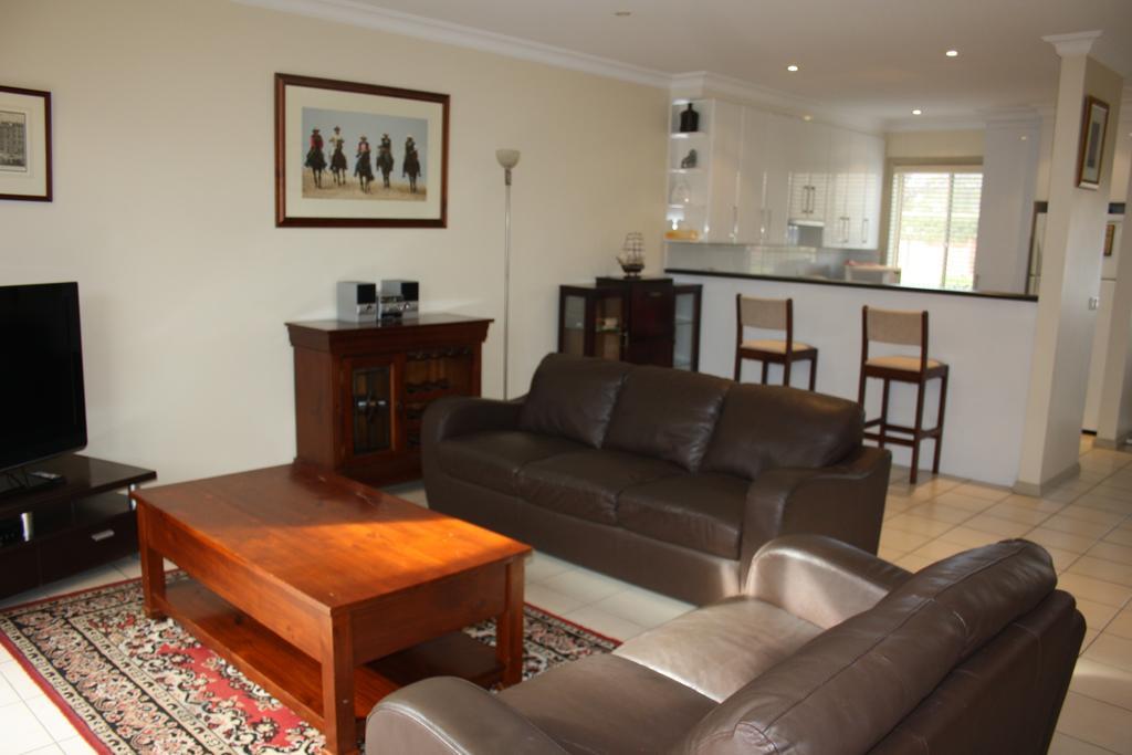Albury Suites - Schubach Street Szoba fotó